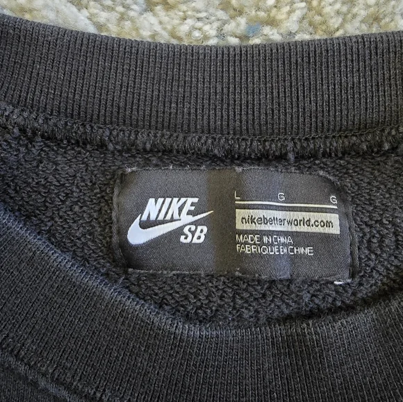 Black Nike SB Sweatshirt with Long Sleeves - Picture 4 of 6